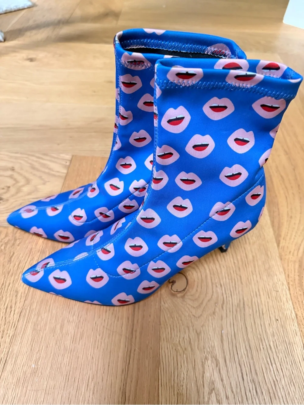 Zara toe form bold