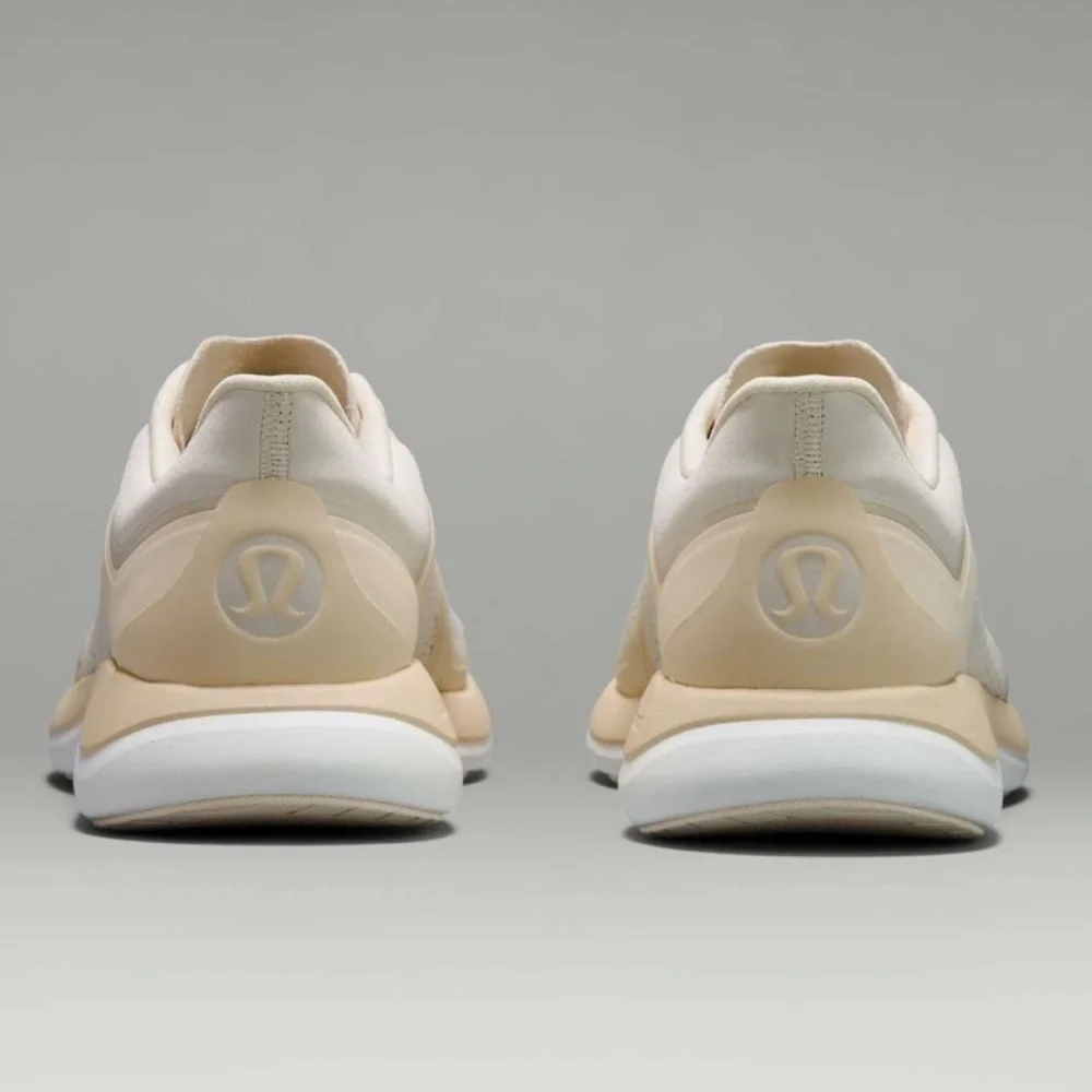 lululemon athletica everyday upper