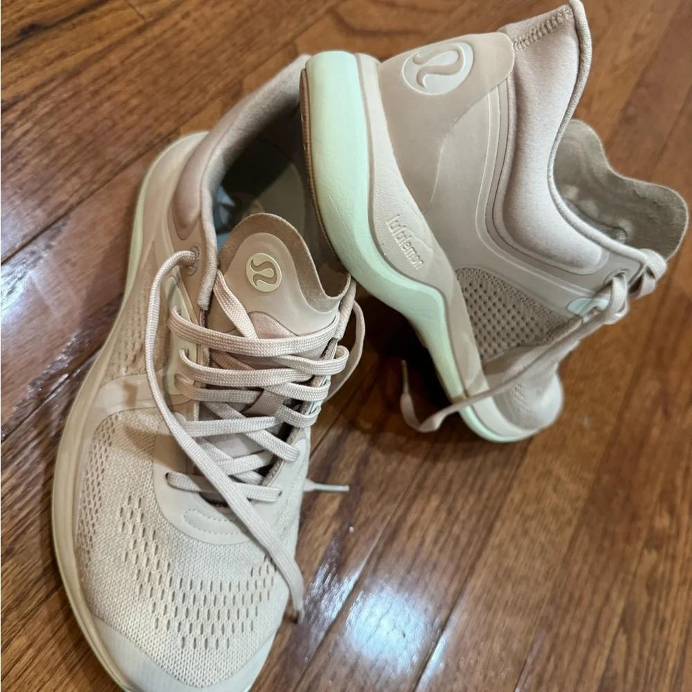 lululemon athletica neutral lululemon up