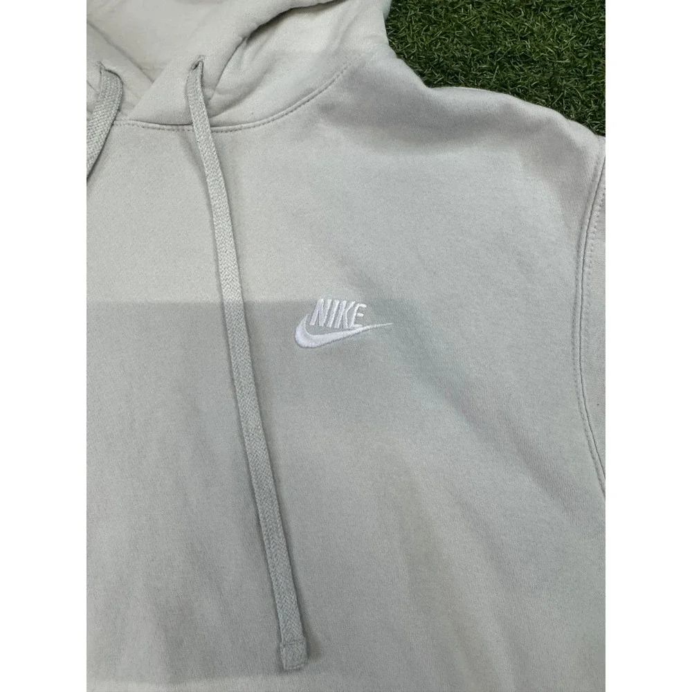 Nike sportswear club