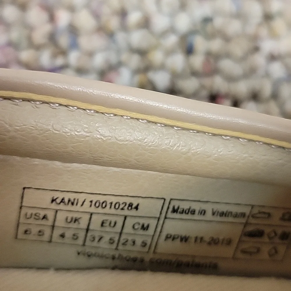 Vionic stylish beige