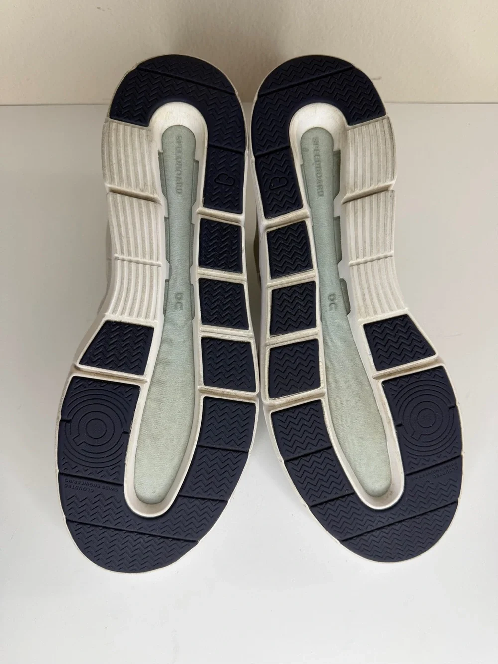 On THE ROGER Clubhouse Glacier Gray Shoes Tennis Sneakers Men Size 47 US 12