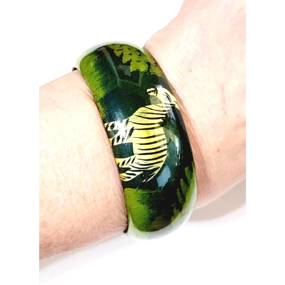 Unbranded color green