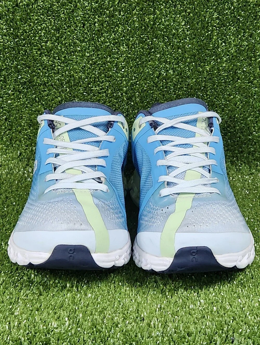 On Running CloudFlow 3 Womens Athletic Walking Cushioned Shoes Sneakers Size 6.5