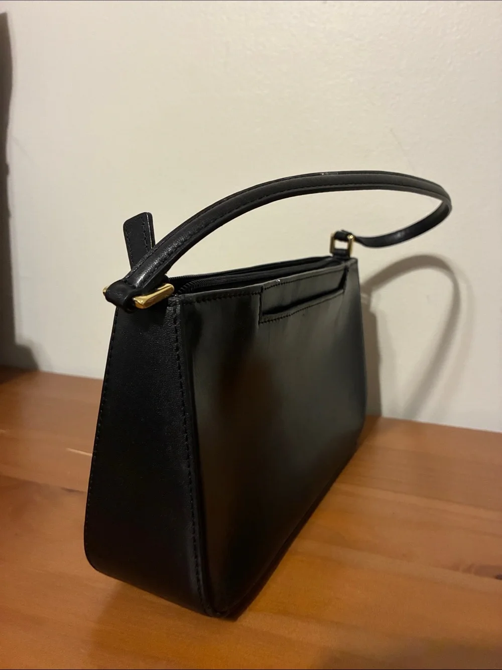 N/A leather strap streamlined