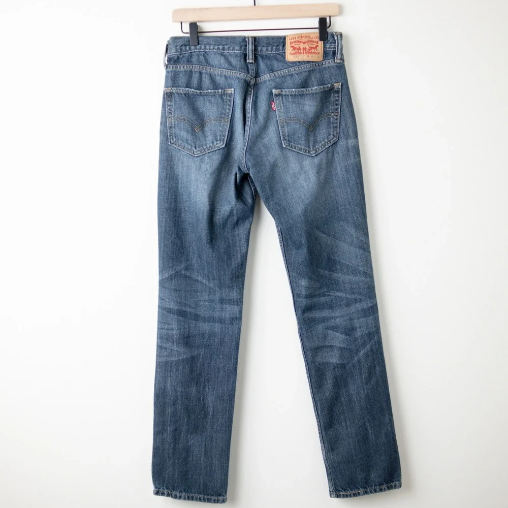 Levis strauss slim photograph
