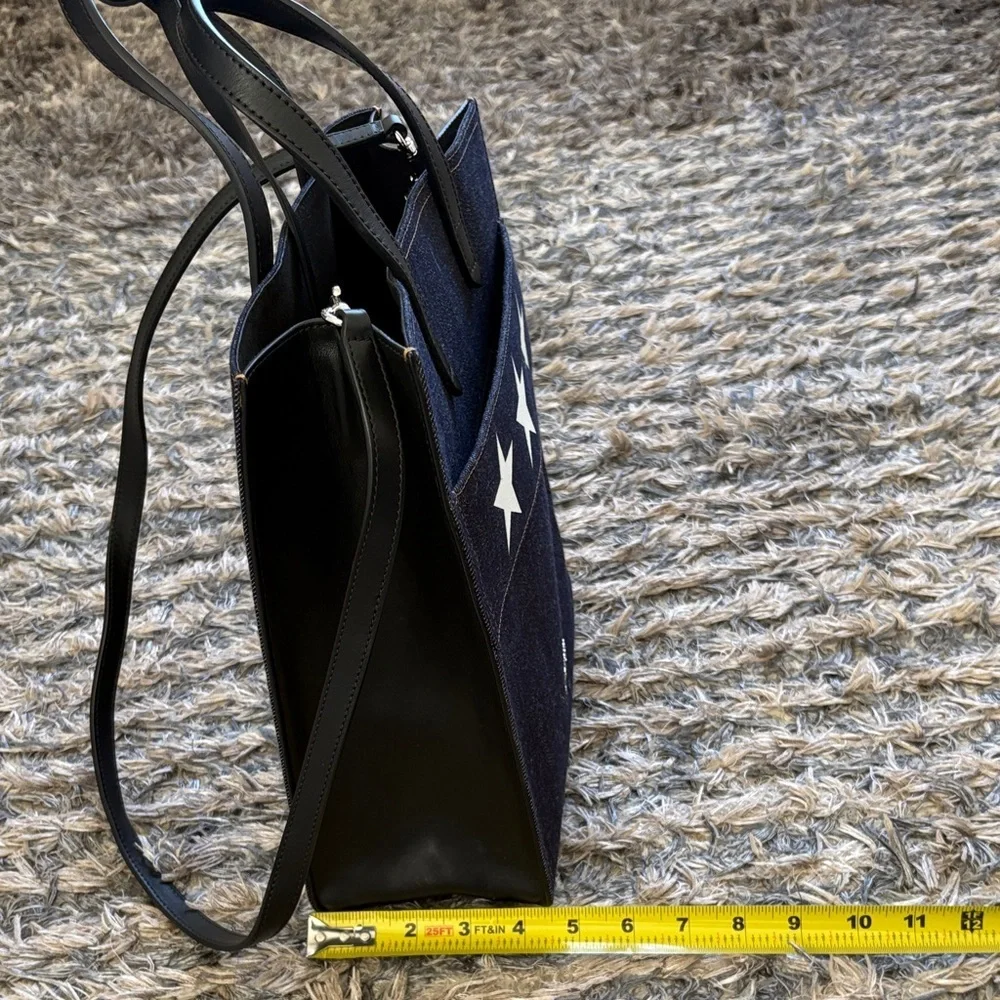 Givenchy easy pouch adjustable