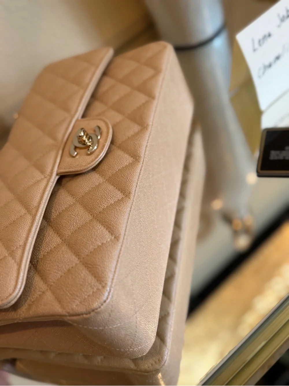 CHANEL elegant quilted