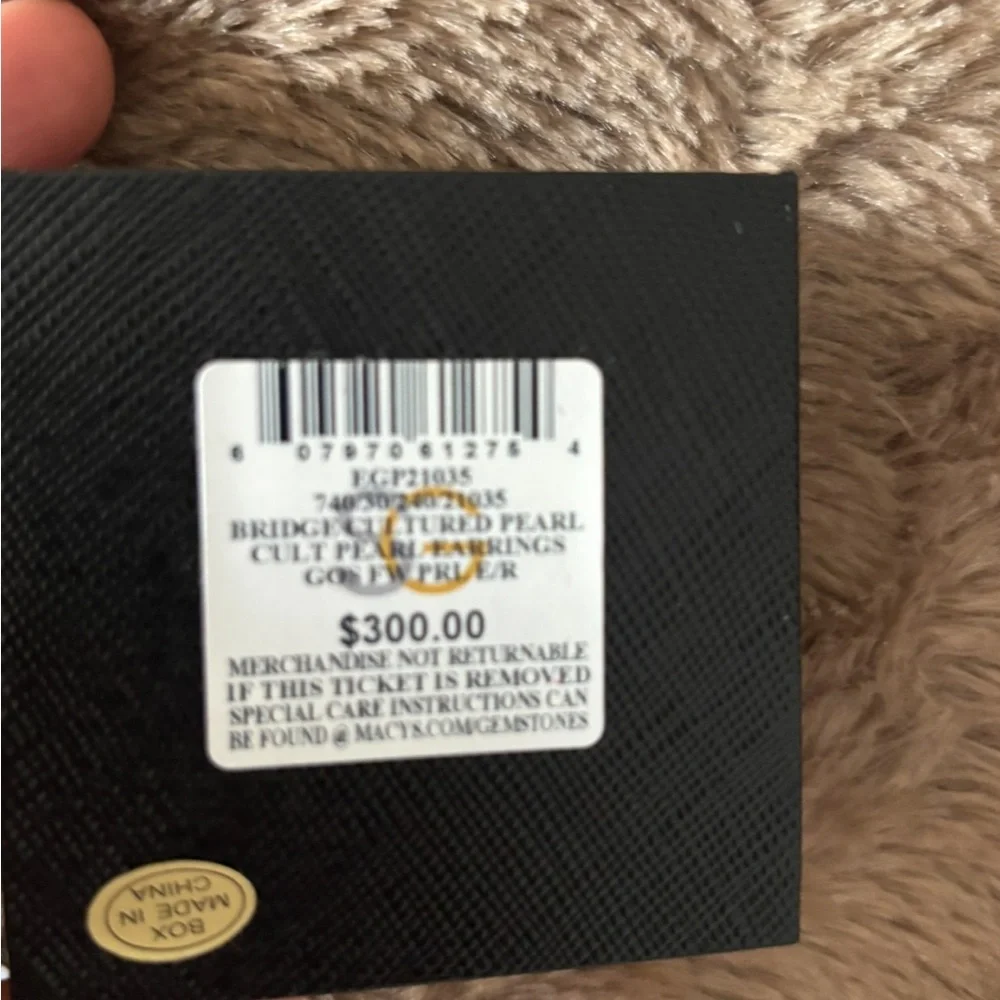 Macys retail $300