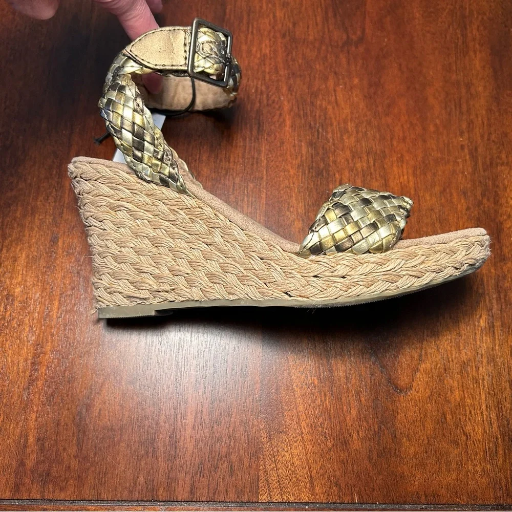 GAP stylish wedge