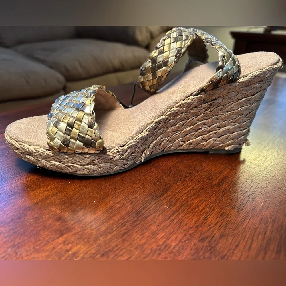 GAP stylish wedge