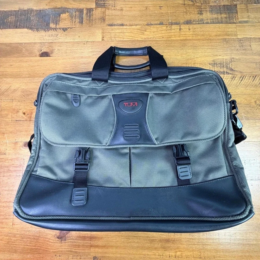 Tumi T2 Ballistic Nylon Messenger Laptop Briefcase‎ Bag