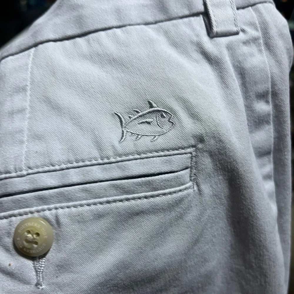 Southern Tide style chino