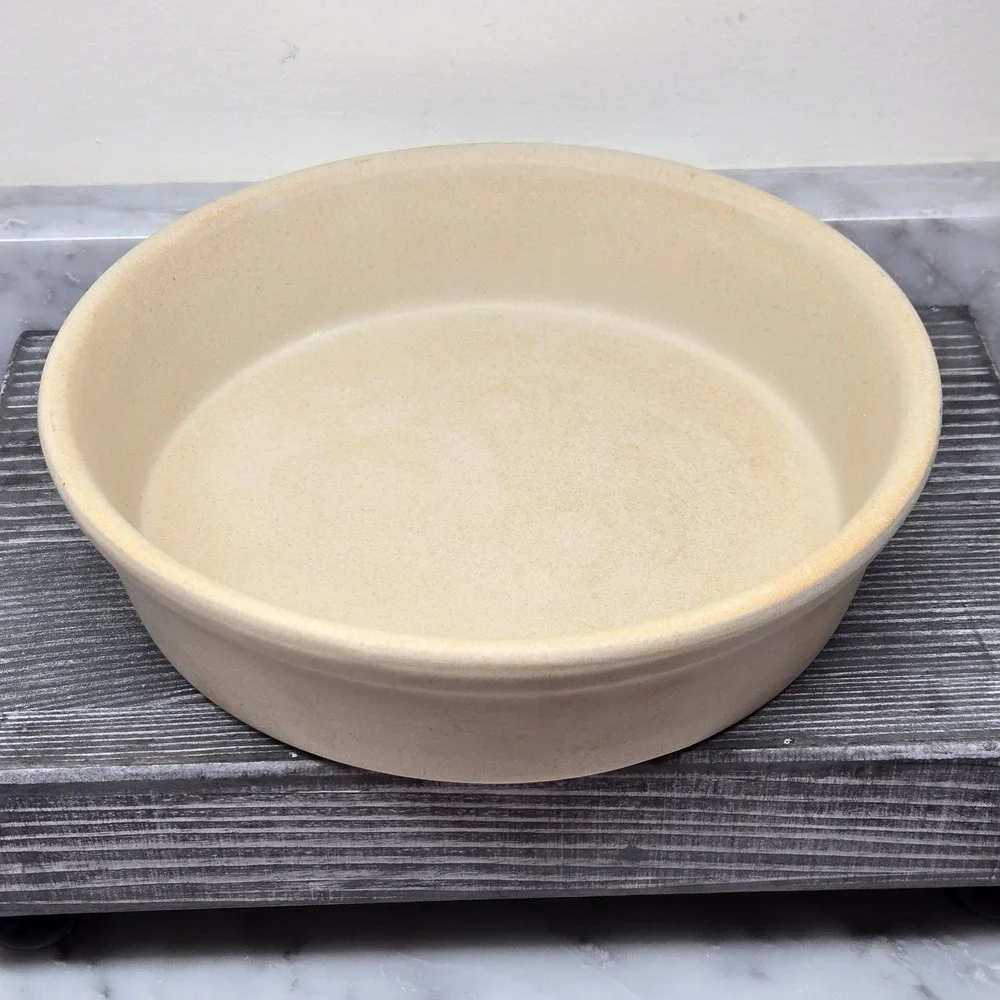 Pampered Chef 8 inch Deep Dish Natural Stoneware Pie Plate Family‎ Heritage USA