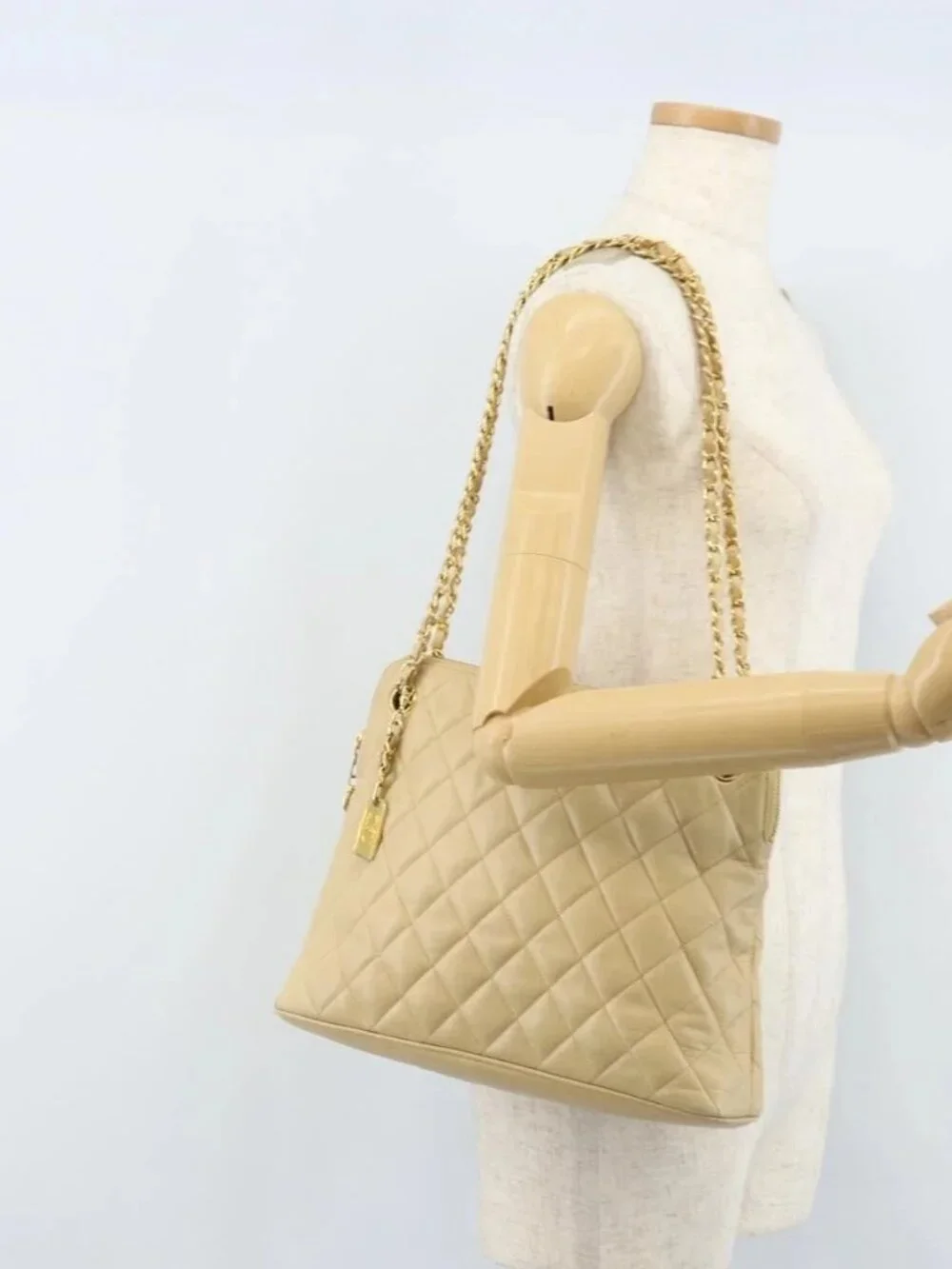 CHANEL brand	chanel color	beige
