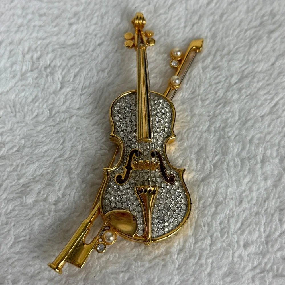 Vintage Swavorski Crystal Gold Tone Violin Brooch‎ Pin with Faux Pearls Jewelry