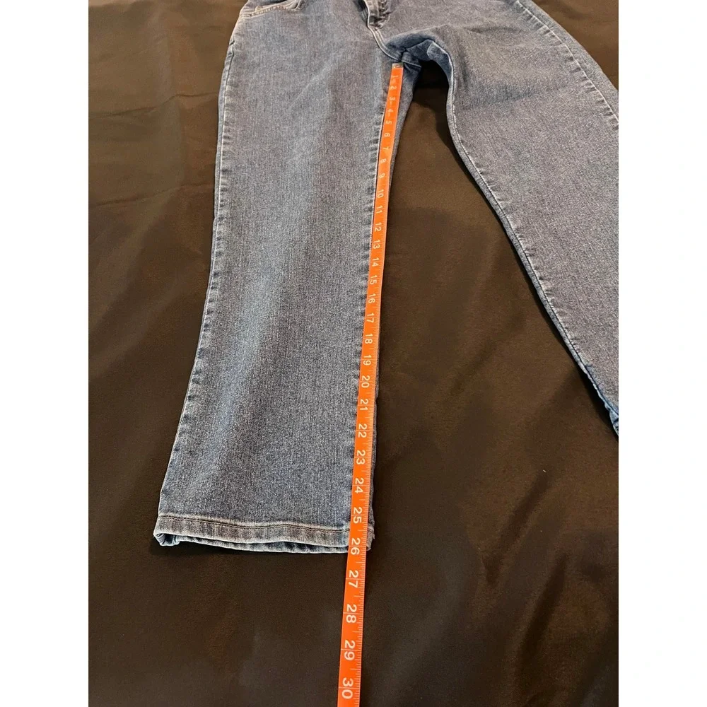 Lee relaxed fit