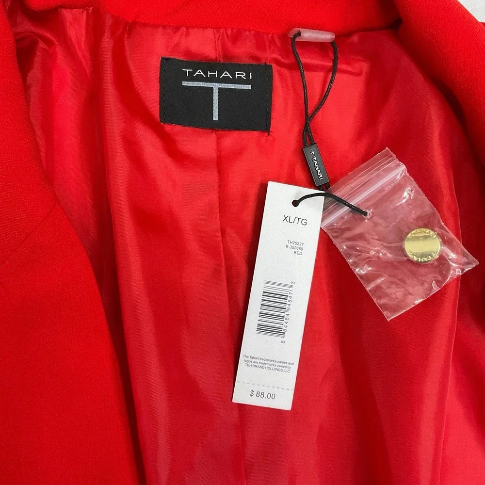 Tahari blazer women