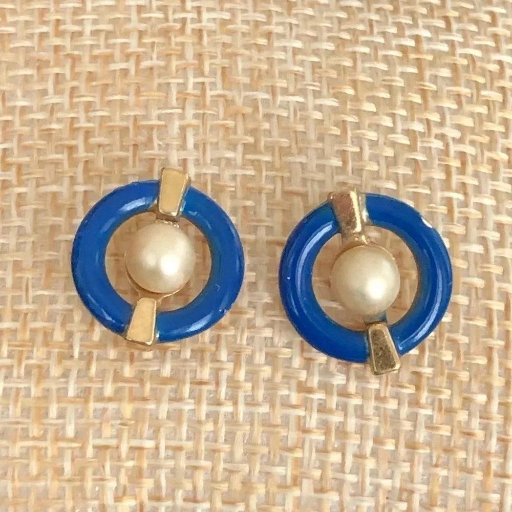 Vintage Avon Blue Enamel Faux‎ Pearl Stud Earring Set Nautical Gold Tone Circle