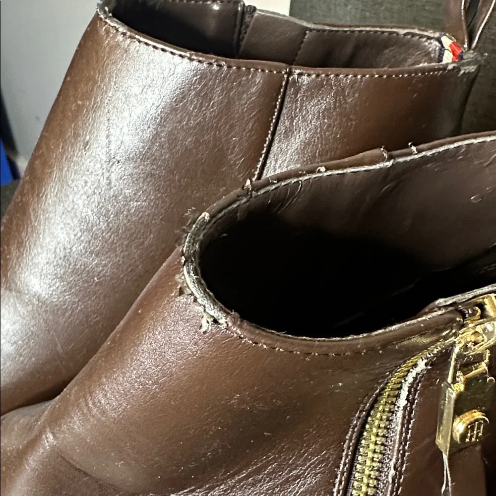 Tommy Hilfiger‎ Size 8.5 Womens Dark Brown Ankle Zip Booties