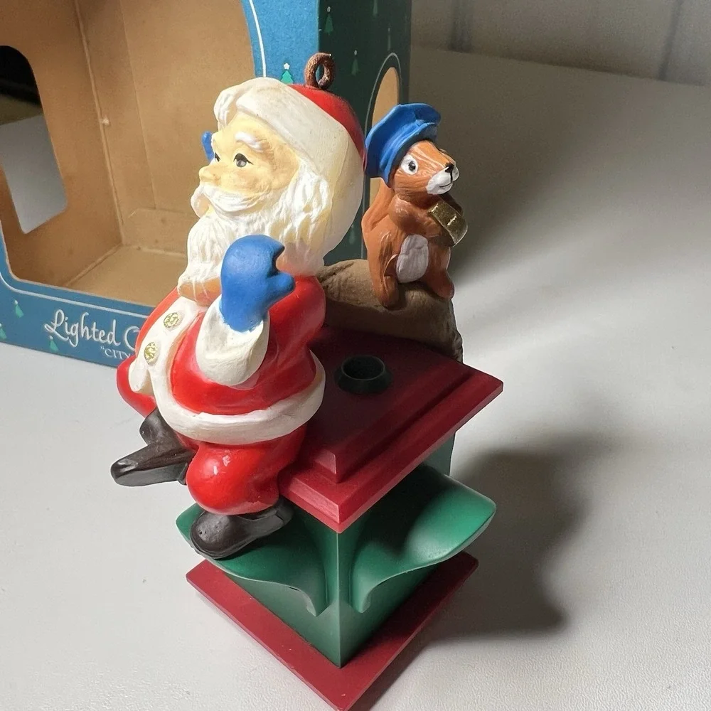 Vintage‎ Christmas ornament Hallmark City Lights Santa 1984 Hooks to Tree Lights