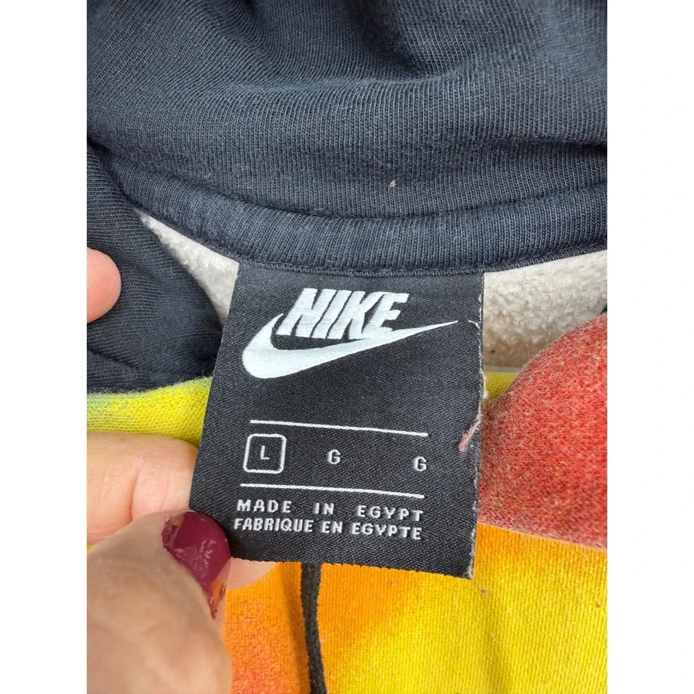 Nike vibrant pullover