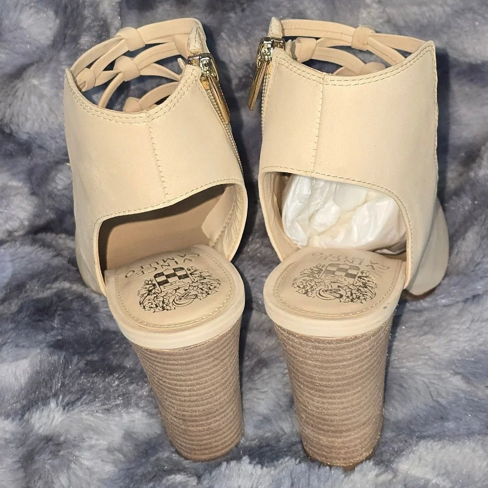 EUC Vince Camuto‎ Stesha Caged Suede Block Heel Sandals Beige size 7