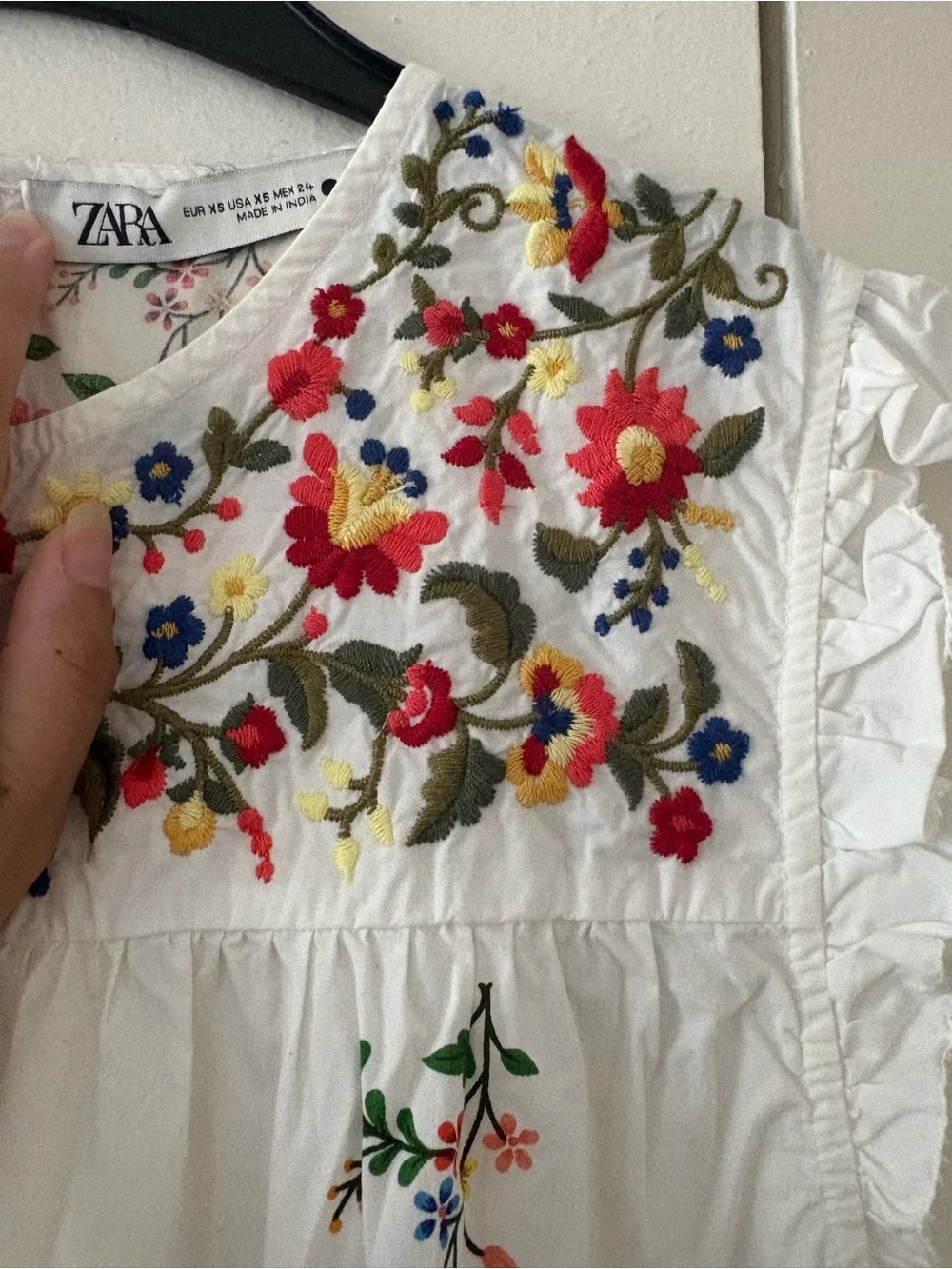 Zara lightweight white