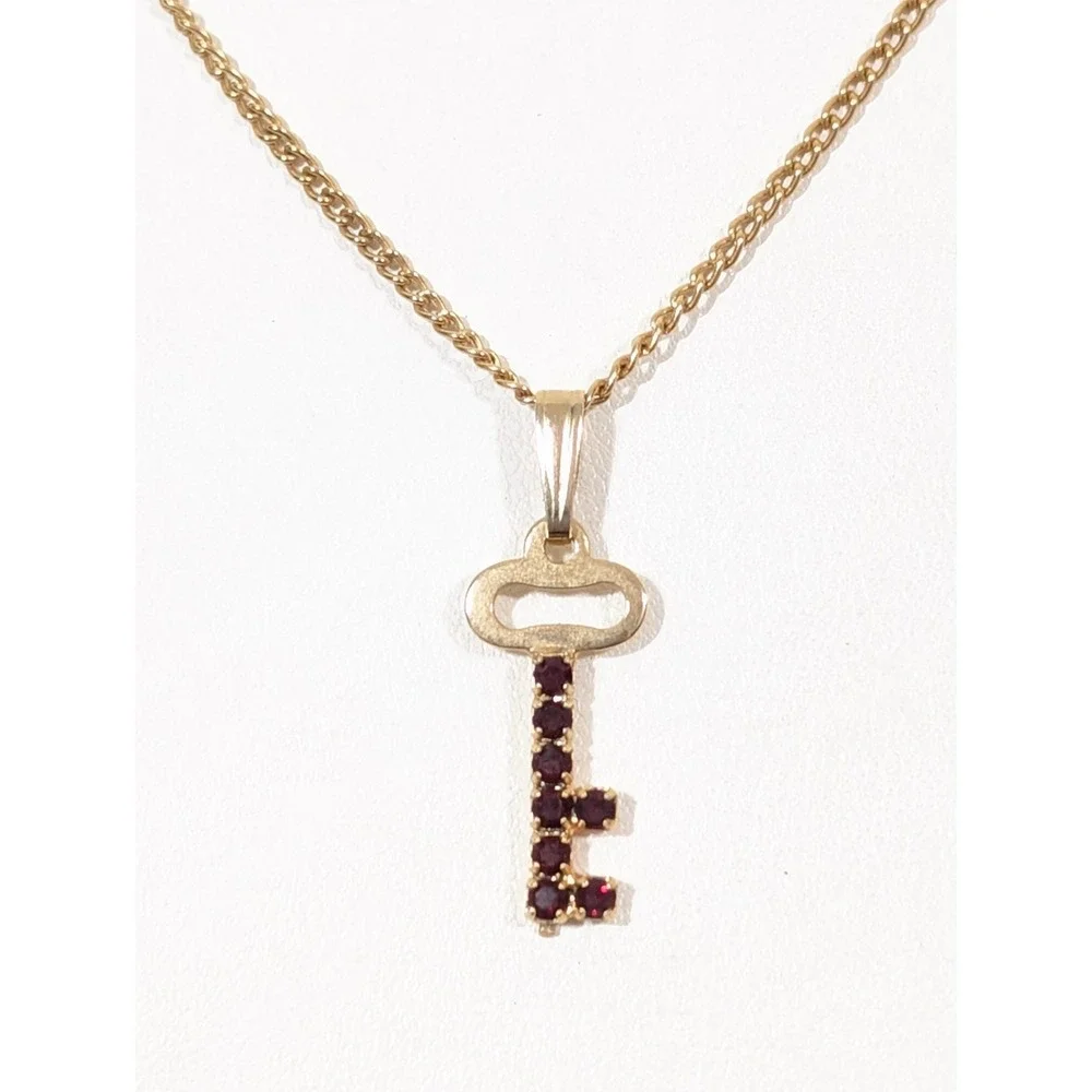 Vintage‎ Red Rhinestone Skeleton Key Charm Gold Tone Necklace 16 in