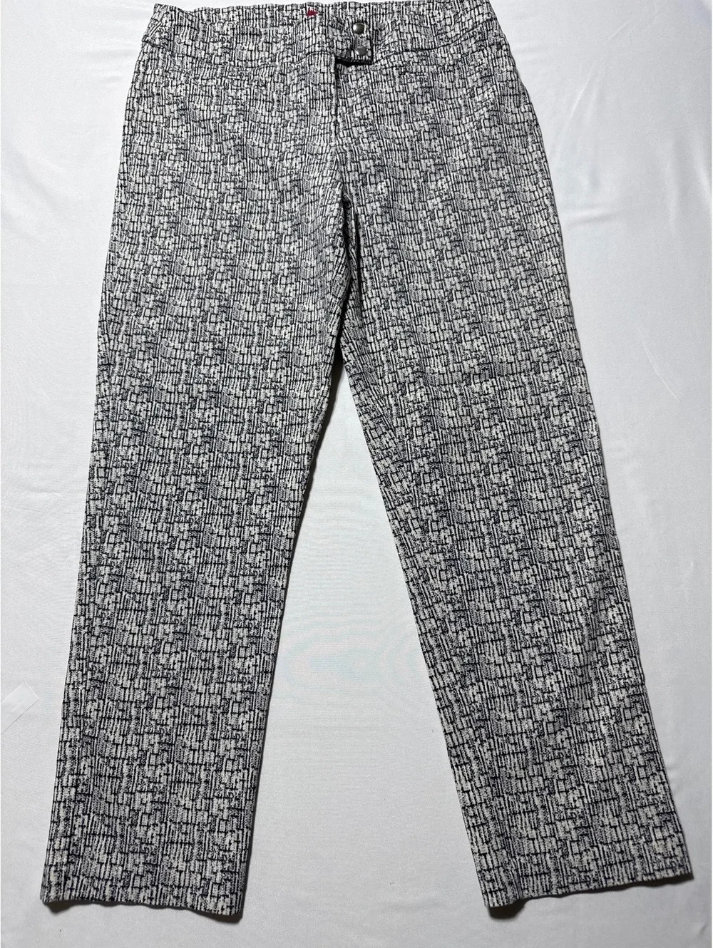 Love Scarlett Women's Size 10 Black and White Patterned Trou