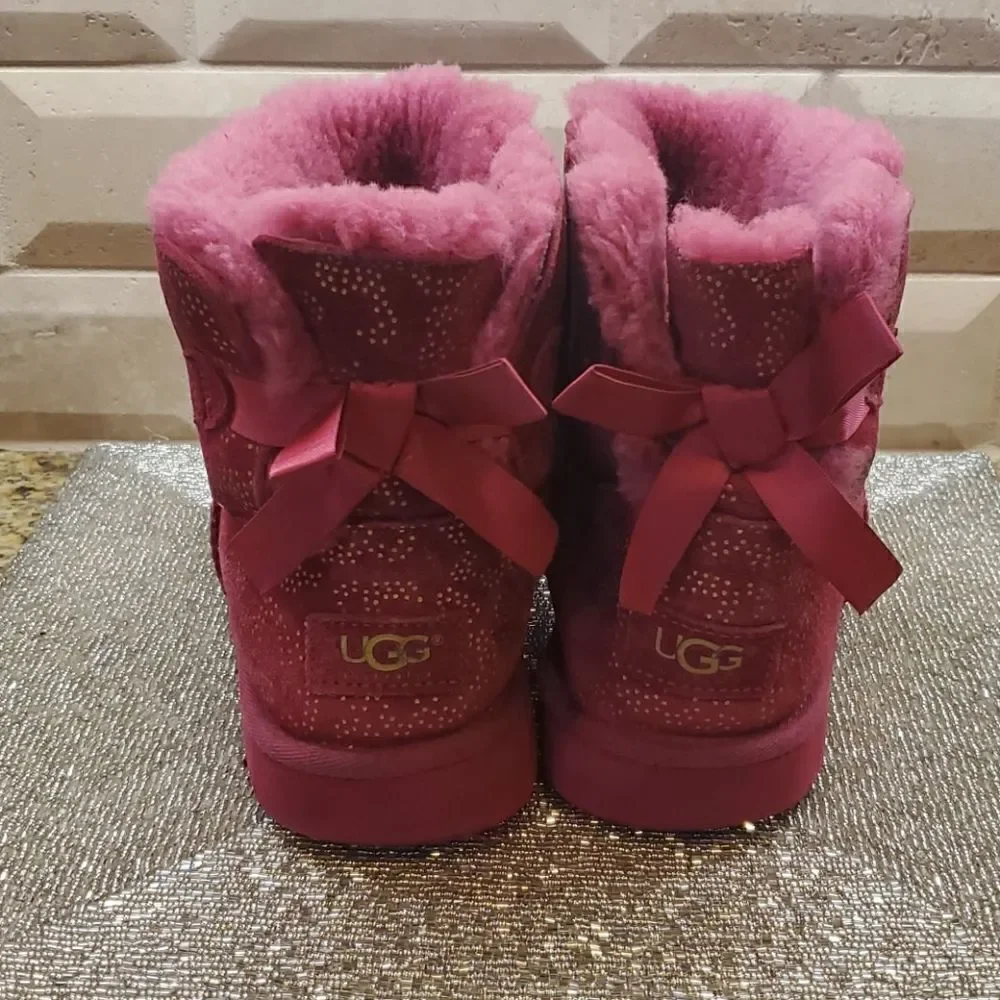 ‎UGG Metallic Short Boots - Size 5