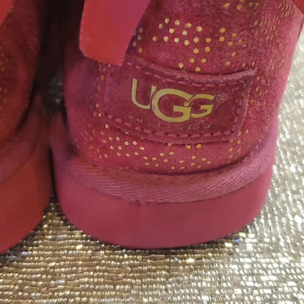 ‎UGG Metallic Short Boots - Size 5