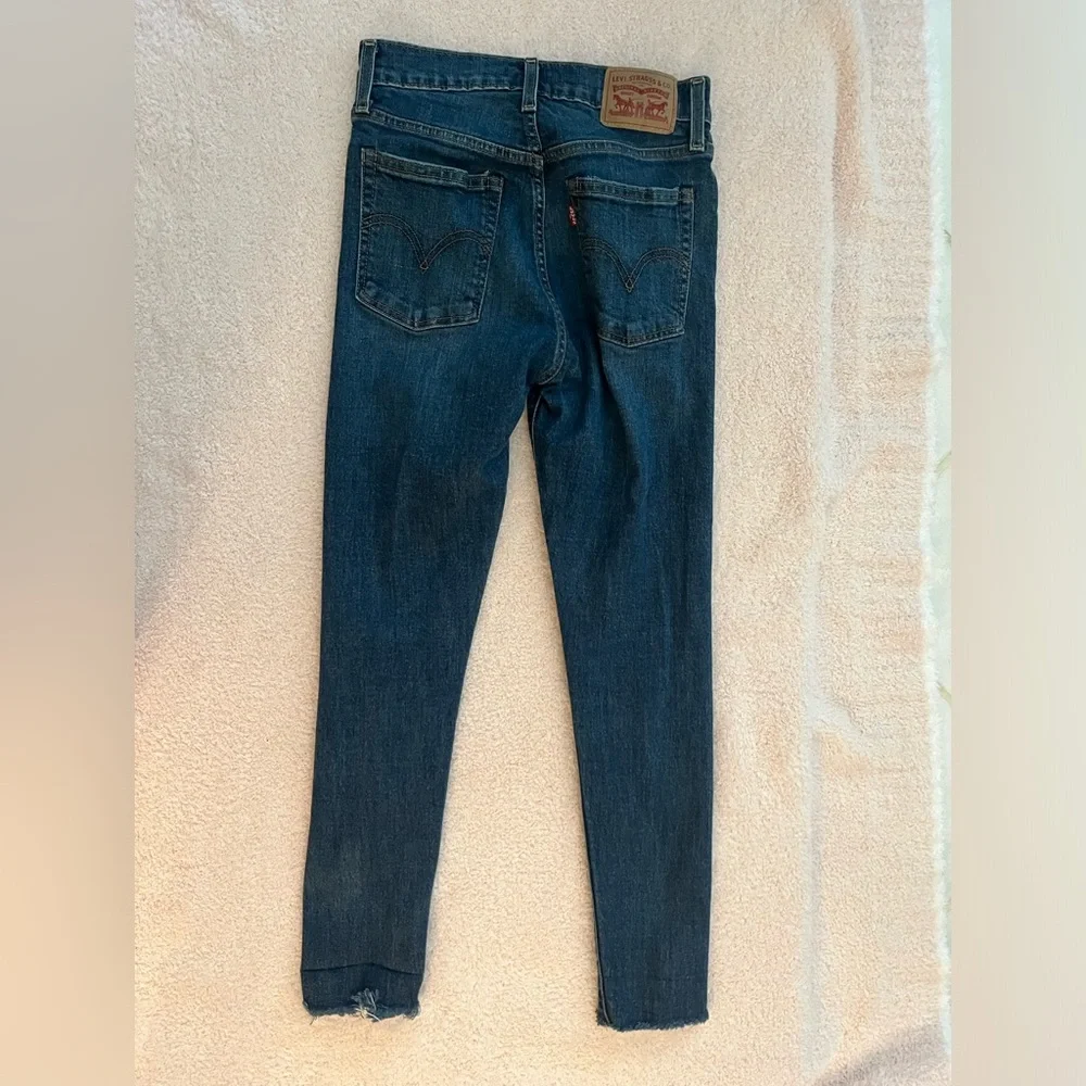 Levis frayed hem