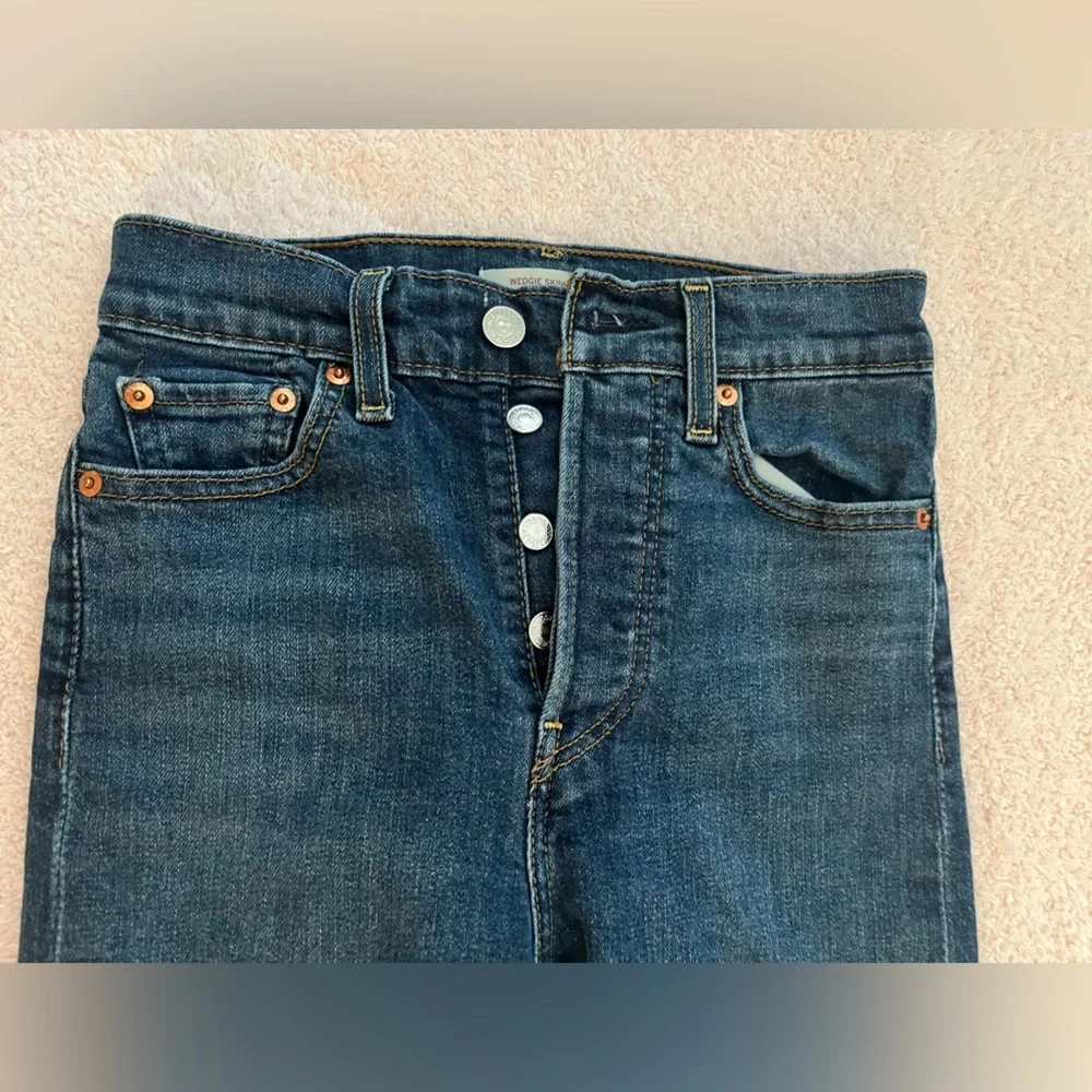 Levis frayed hem