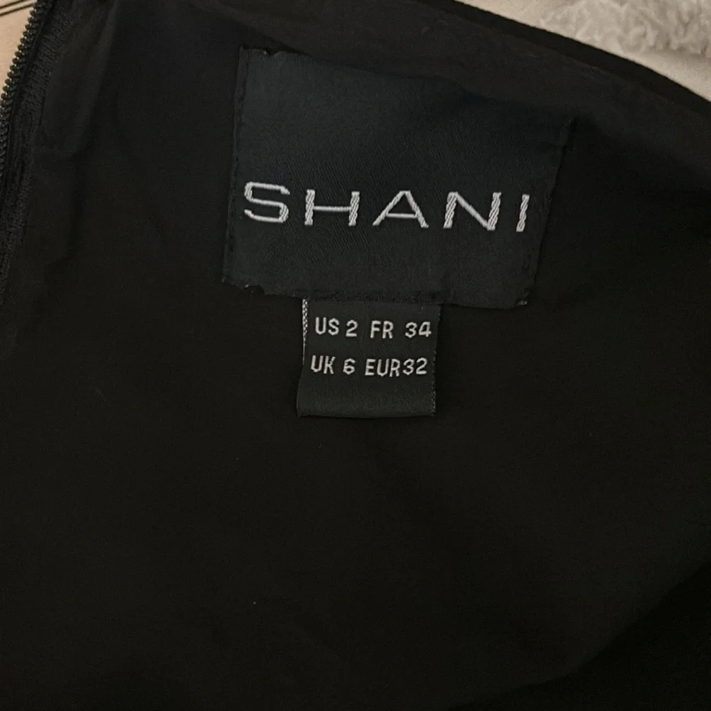 Shani lace fit