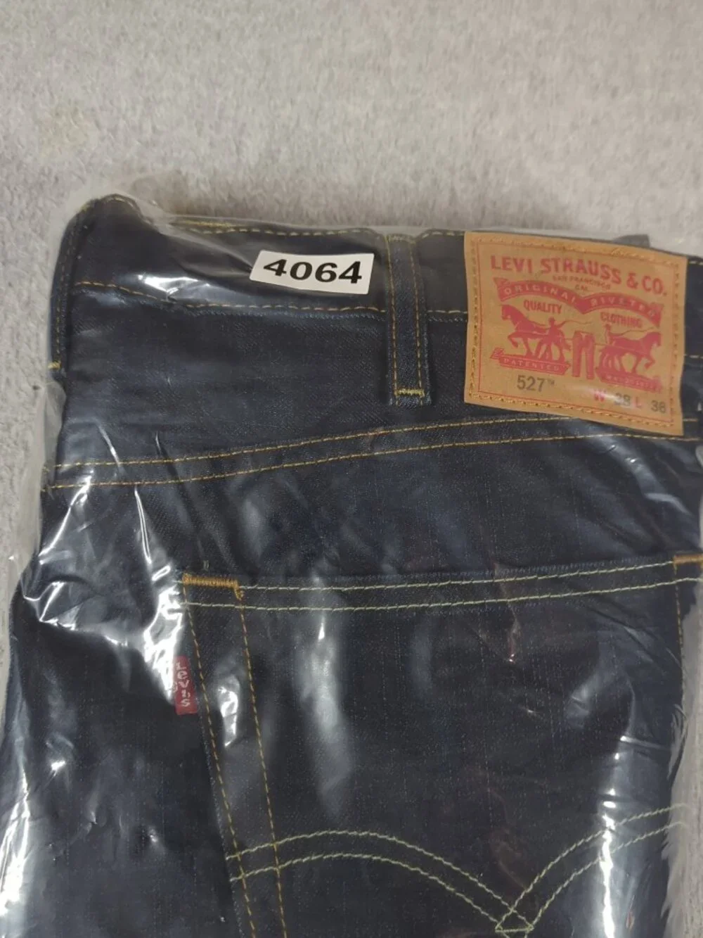 Levis levi 527