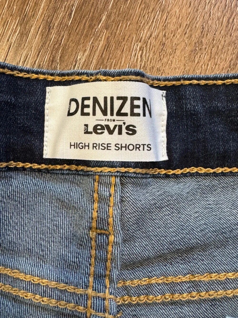 Levi's Denizen denim shorts