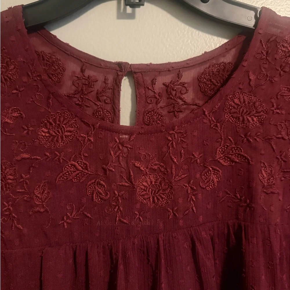 Abercrombie & Fitch chic maroon