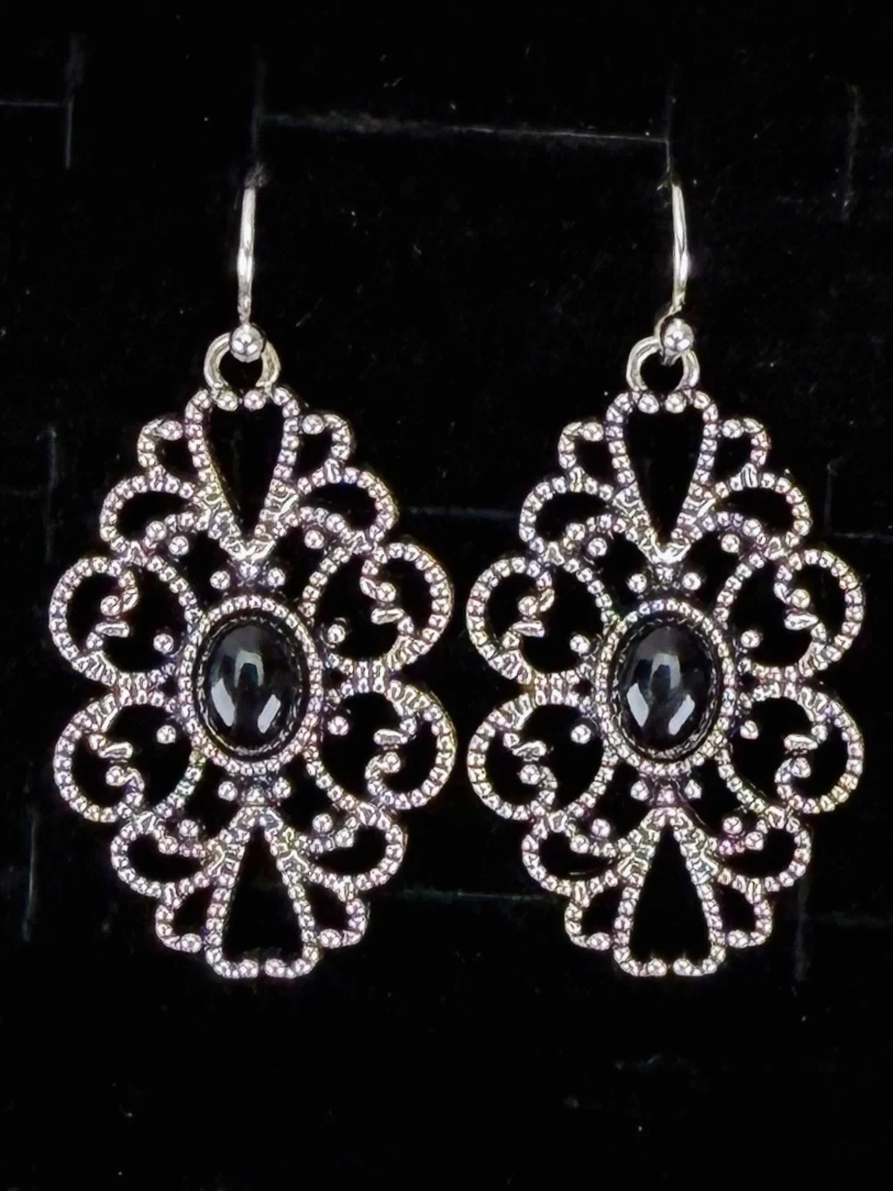 Beautiful Silvertone Black center bohemian pierced earrings