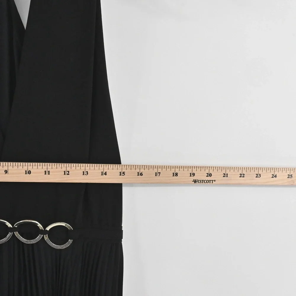Halston Heritage this elegant