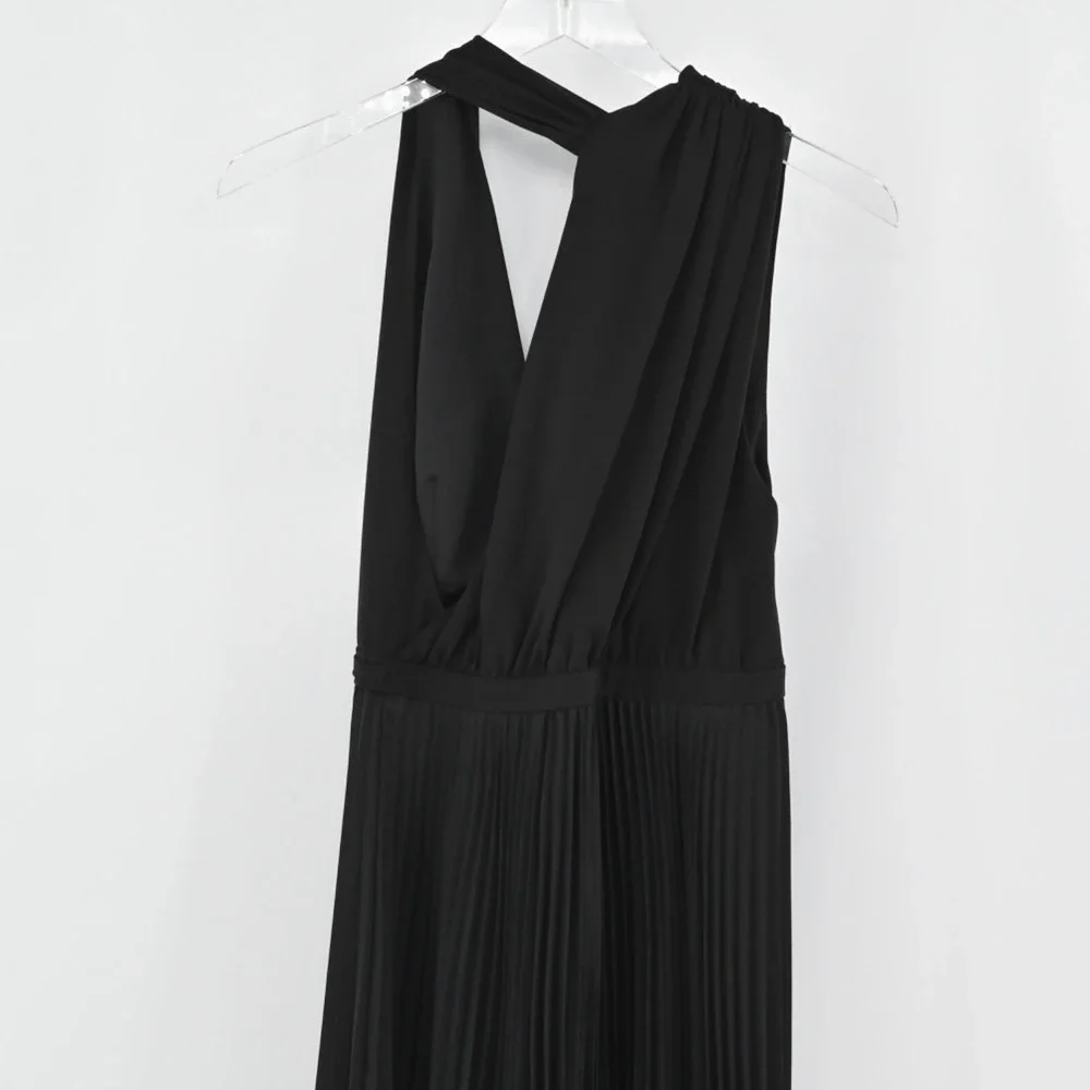 Halston Heritage this elegant