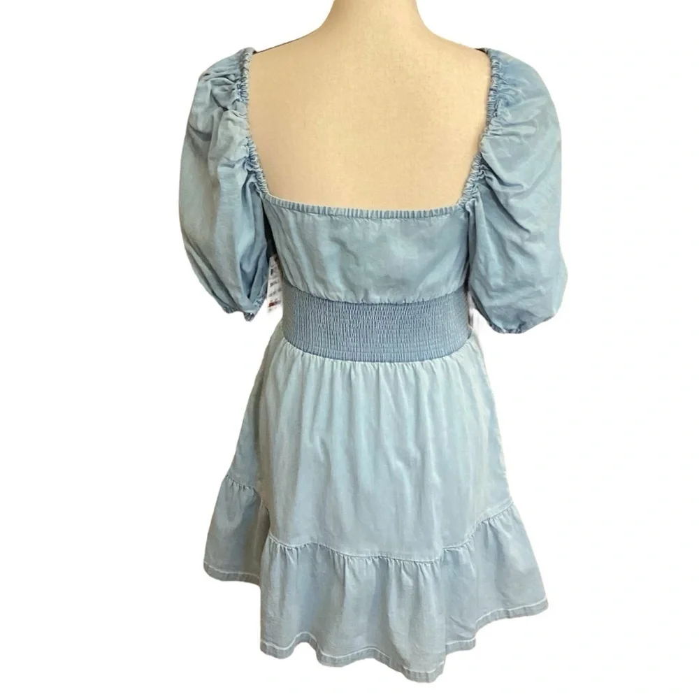 Bar III sweetheart neckline