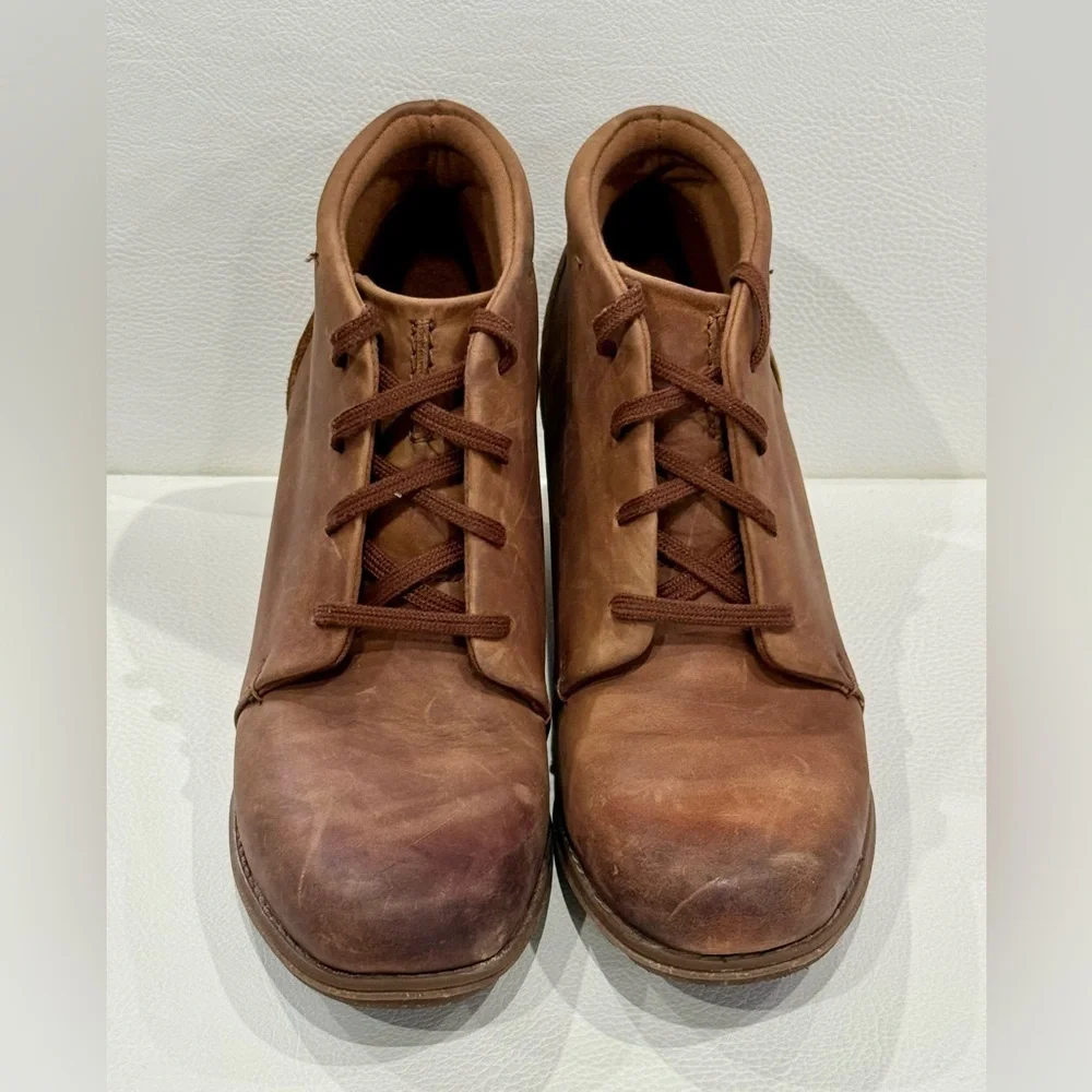 Clarks Sashlin Sue Booties Size 7.5 M Caramel Brown Nubuck Leather Heeled Boho