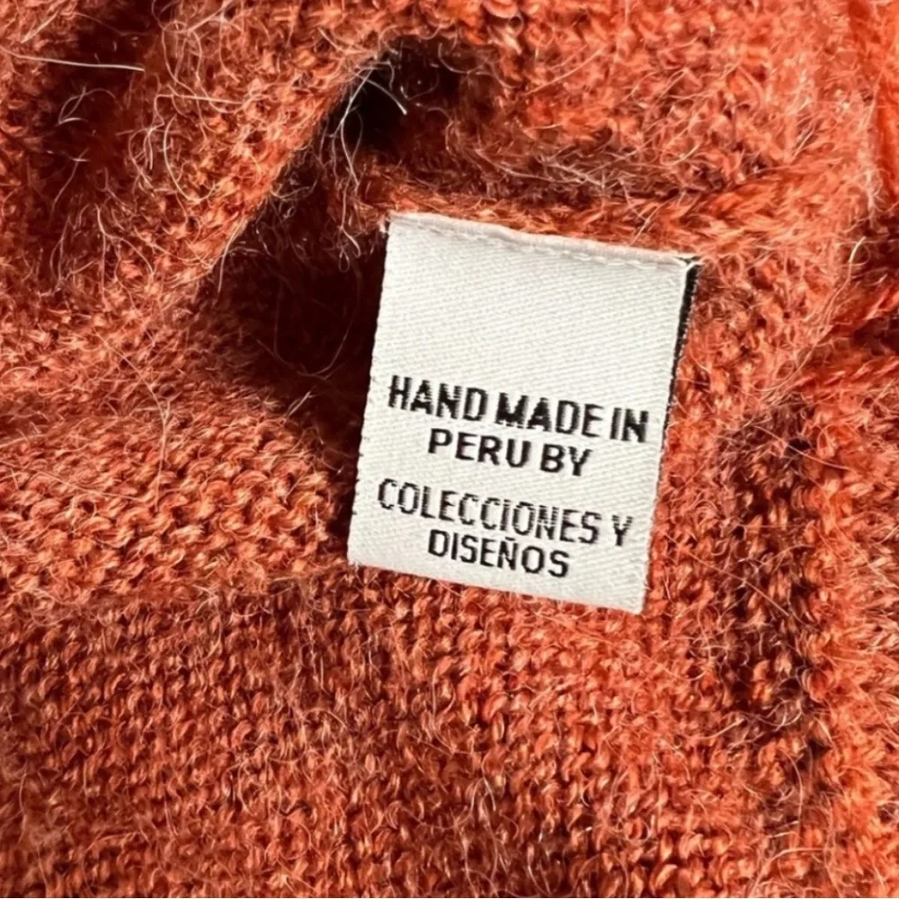 alpaca sweater hand