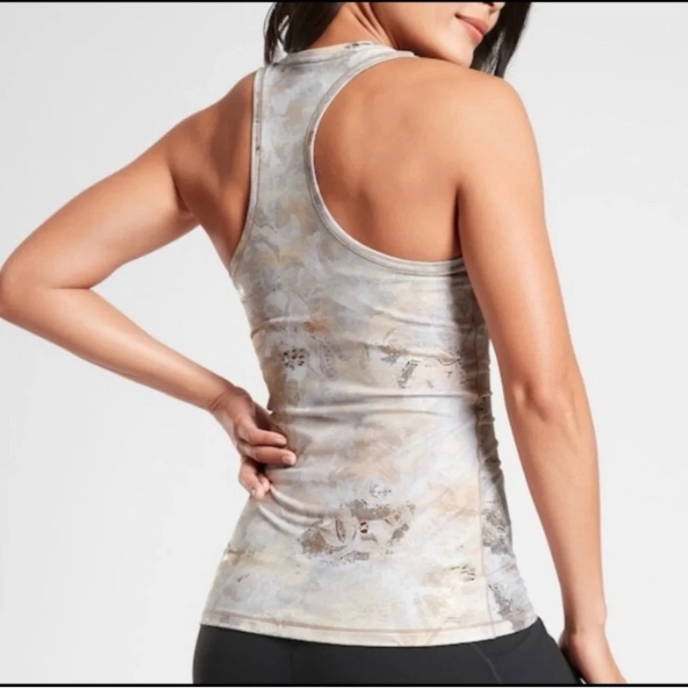 Athleta top measurements shanti
