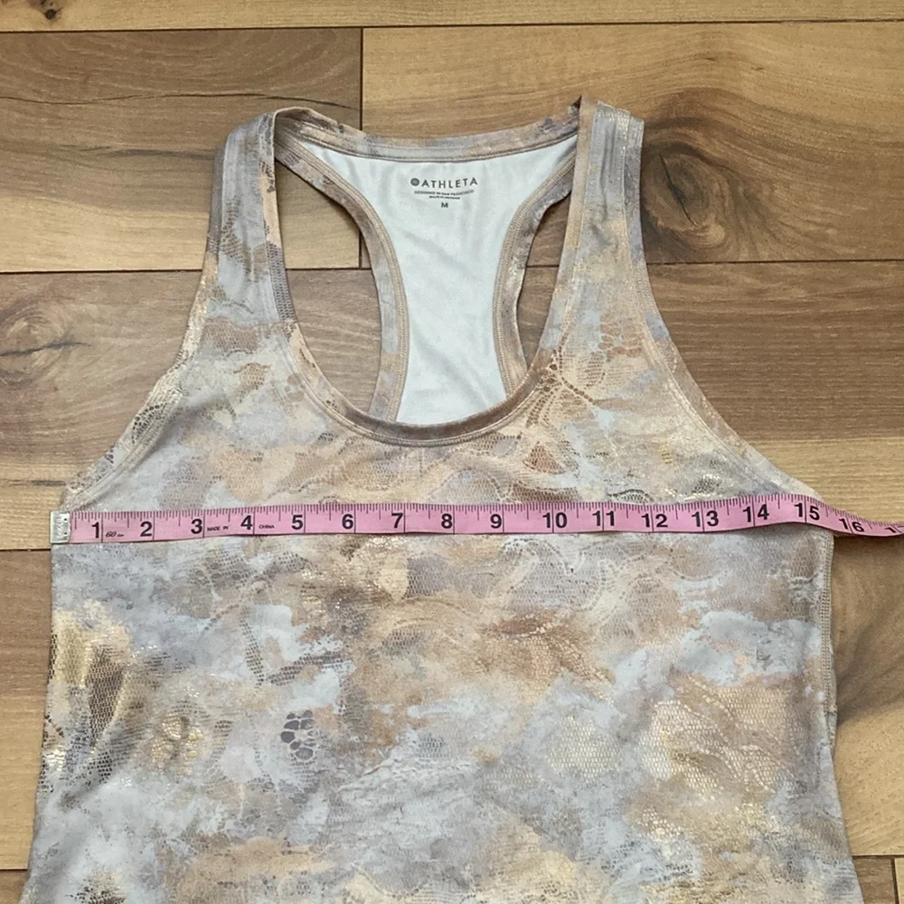 Athleta tank fitting