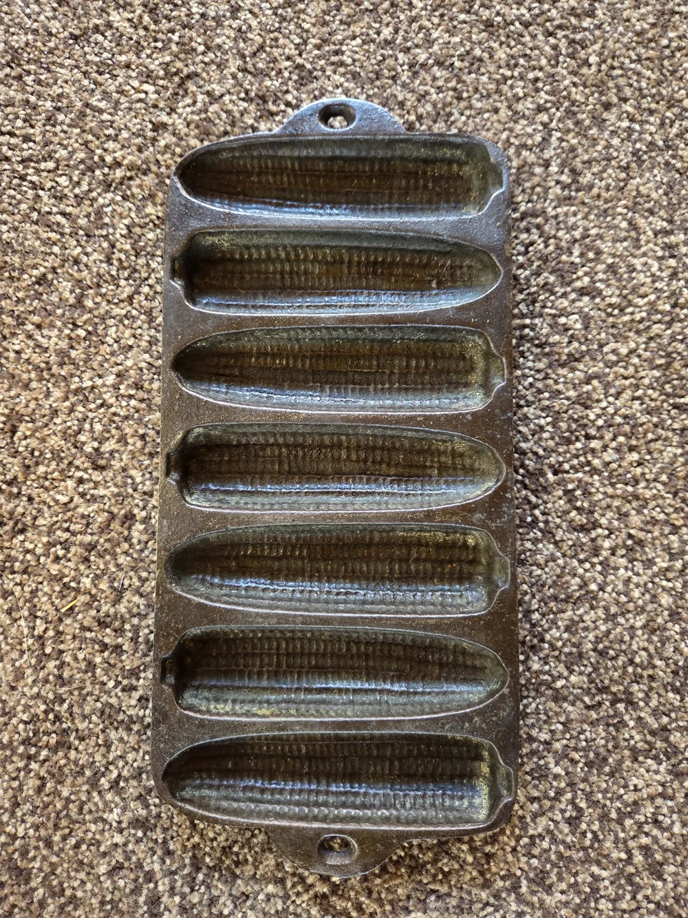 Vintage Cast Iron Corn Stick Pan – 7 Slot Cornbread Mold – Unmarked