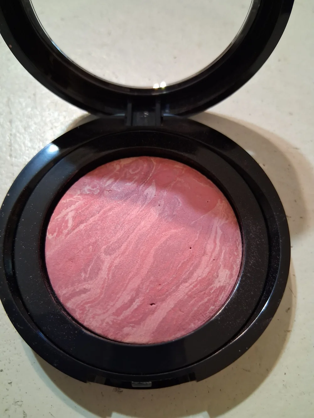 Laura Geller buildable luminous