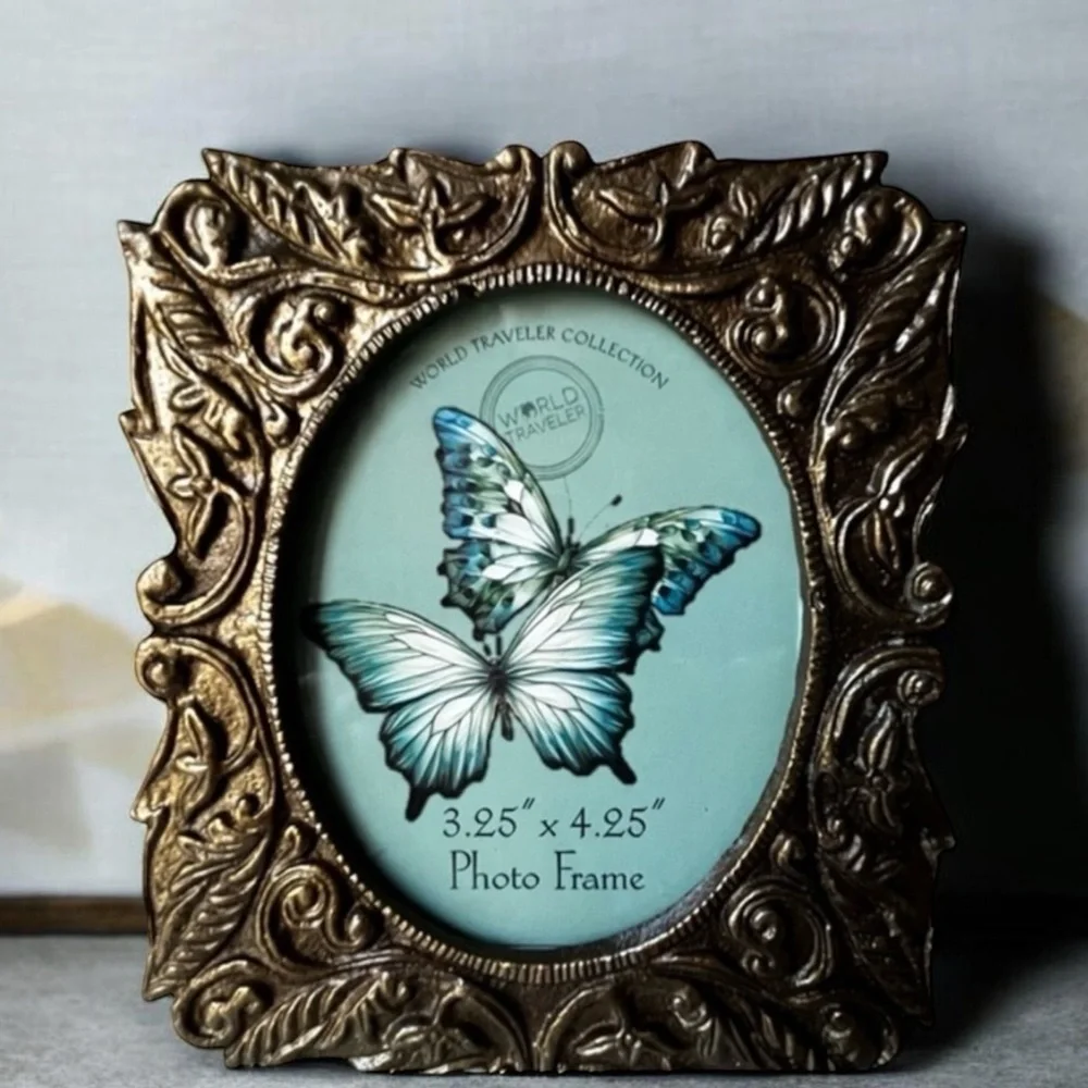 Antique gold metal or brass Photo Frame oval opening for 3.25”x4.25” photo