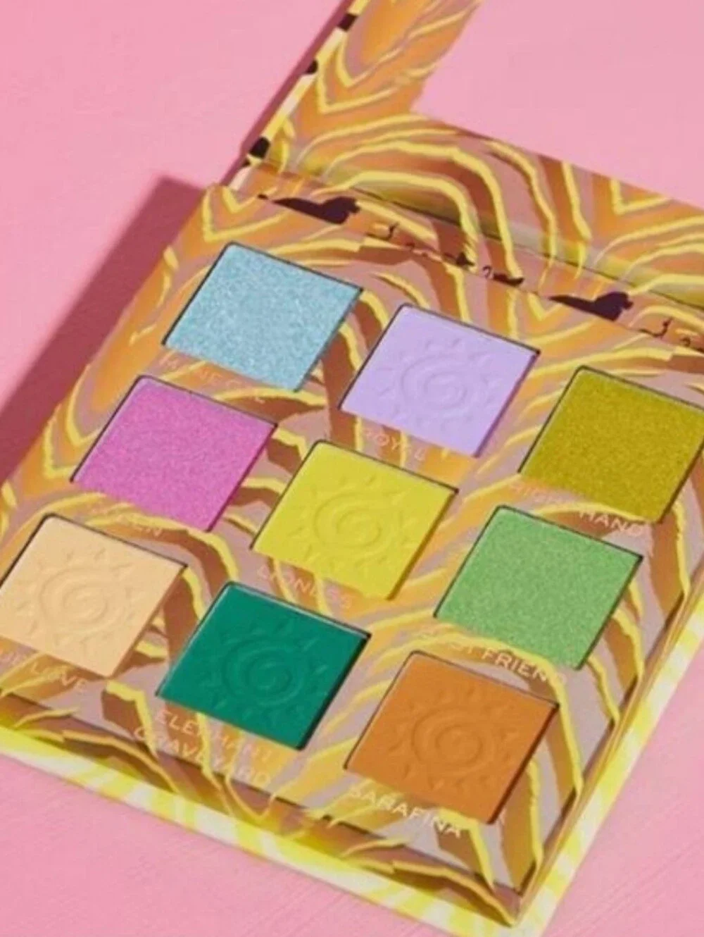 Makeup Revolution revolution lion